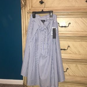 Pin striped skirt